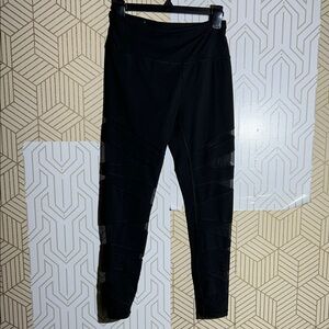 Victoria Sport Mesh Panel Leggings